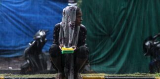 Aumentan a 49 los muertos por las lluvias del monzón en Nepal