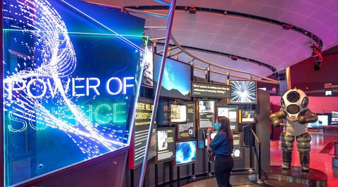 El museo de ciencia de Miami sale del letargo con los científicos de hoy
