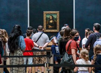 El Louvre reabre con menos de una cuarta parte de sus visitantes habituales