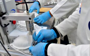 El inventor de la N95 suspende su jubilación para luchar contra la pandemia