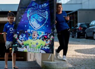 Aficionados quieren que Casillas juegue un minuto y sea campeón con el Oporto