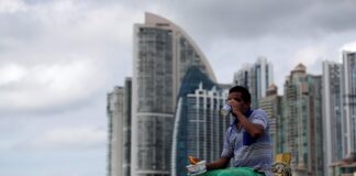 Barrio pobre de Panamá sobrevive a la pandemia gracias a la pesca artesanal