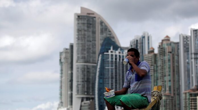 Barrio pobre de Panamá sobrevive a la pandemia gracias a la pesca artesanal