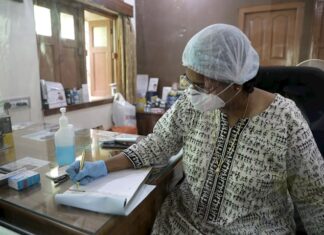 India defiende sus ensayos clínicos para vacuna contra COVID-19