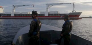 Llega a Puerto Cortés buque que trae dos hospitales móviles comprados por Invest-H