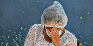 Isla del Pacífico hondureño clama por médicos ante COVID-19 Mujer covid