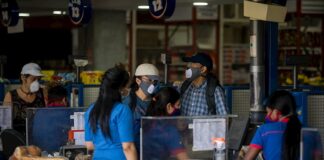 Regulación para las compras despierta el fantasma de la escasez en Venezuela venezuela
