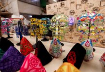 Fabrican cubrebocas inspirados en la cultura mexicana mascara