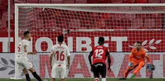 El argentino Ocampos adelanta al Sevilla (1-0) de penalti