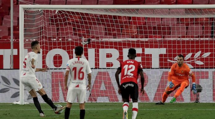 El argentino Ocampos adelanta al Sevilla (1-0) de penalti
