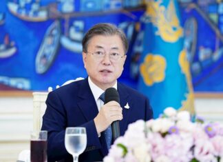 Seúl prohíbe las manifestaciones de más de 10 personas por un brote de COVID-19