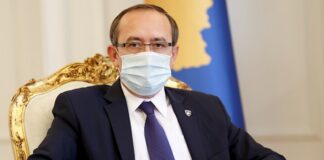 El primer ministro de Kosovo da positivo por COVID, pero con síntomas leves