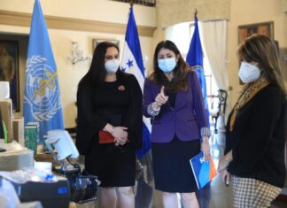Gobierno recibe donación de equipo de bioseguridad de parte de la OPS /OMS gobierno Donacion