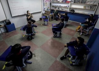 El regreso a las aulas, otro dilema en América ante la COVID aula