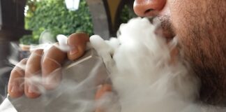 Hallan más incidencia de COVID-19 con el uso de cigarrillos electrónicos cigarros electronicos