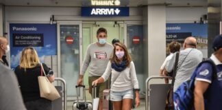 Los riesgos de contagiarse de Covid-19 en un avión son relativamente escasos