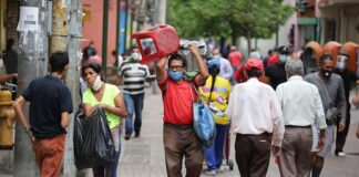 Casos de COVID superan los 30 millones y la OMS pide no bajar los brazos