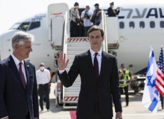 Llega a Abu Dabi el primer vuelo comercial entre Israel y Emiratos