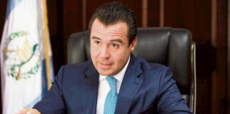 Exministro guatemalteco Alejandro Sinibaldi se entrega tras 4 años prófugo