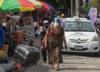 Guatemala cumple un mes de reapertura sin variación en tendencia de COVID-19