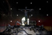 Catedral de Managua cierra sus puertas por quema de imagen Sangre de Cristo