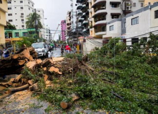Laura deja muerte y destrucción a su paso por República Dominicana y Haití