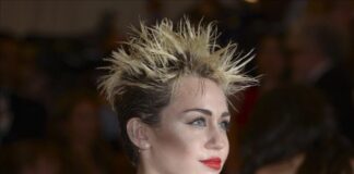 Miley Cyrus consuma su esperado retorno a la música liberada y ochentera