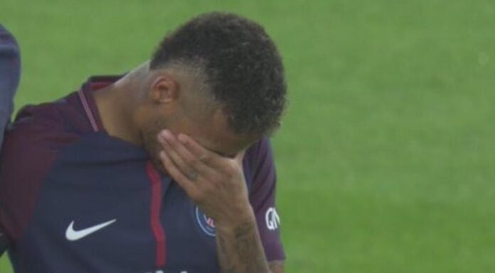 Neymar, inconsolable