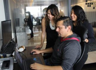 Colombia formará a 100.000 programadores para impulsar transformación digital