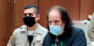 Denuncian al actor porno Ron Jeremy por 20 nuevos delitos sexuales