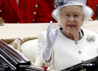 Detuvieron a un sirviente de la Reina Isabel II por robar una medalla y subastarla por Ebay