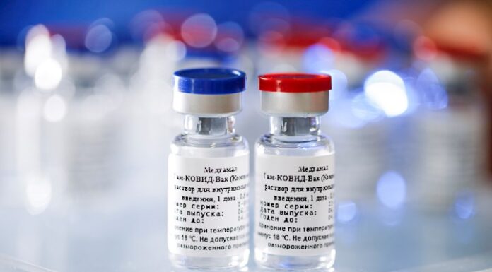 Merkel, abierta a explorar con Rusia la capacidad productiva para una vacuna