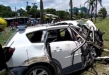 Camioneta perdió el control, fue a impactar contra un muro y deja cuatro muertos