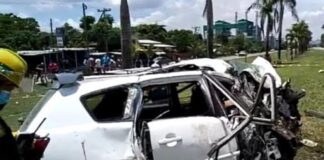 Camioneta perdió el control, fue a impactar contra un muro y deja cuatro muertos