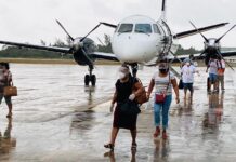 OIM facilita el retorno de migrantes varados a sus países avion