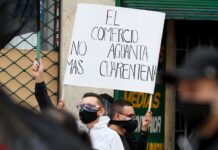 Protestan en Bogotá contra la nueva cuarentena que «entierra» el comercio mayorista Comerciantes protestan