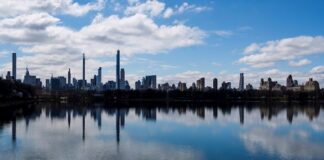 Nueva York anuncia controles para que los viajeros cumplan cuarentenas New York