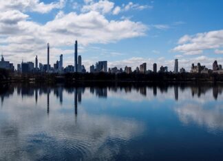 Nueva York anuncia controles para que los viajeros cumplan cuarentenas New York