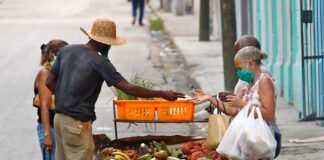 Cuba suma 65 nuevos casos de COVID con La Habana en retroceso por rebrotes