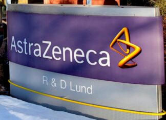 Presidente firma carta con AstraZeneca y el Cohep para la adquisición de 1.400.000 vacunas contra la Covid-19 para afiliados al IHSS. AstraZeneca