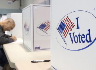 Director del Servicio Postal de EEUU promete prioridad al voto por correo