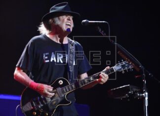 Neil Young denuncia a la campaña de Trump por utilizar sus canciones Neil Young