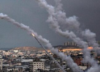 Israel bombardea por sexta noche consecutiva objetivos de Hamás en Gaza