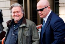 Steve Bannon, detenido por defraudar a donantes para el muro de Trump