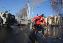 Un menor herido y 108 detenidos en aniversario de golpe de Estado de Pinochet