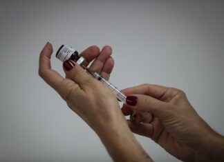 El Gobierno de Sao Paulo firma un contrato por 46 millones de dosis de Coronavac vacuna