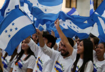 Según colegios magisteriales no hay nada que celebrar este 15 de septiembre bandera