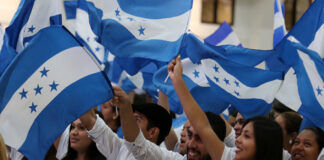 Según colegios magisteriales no hay nada que celebrar este 15 de septiembre bandera