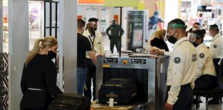 Colombia reanuda los vuelos internacionales tras una suspensión de casi seis meses aeropuerto colombia