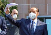 Berlusconi sigue dando positivo al coronavirus un mes después de su contagio Berlusconi